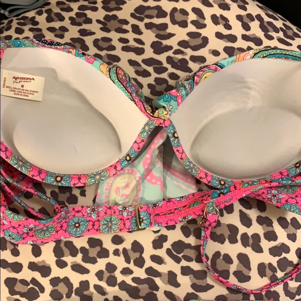 Bikini - Picture 4 of 6
